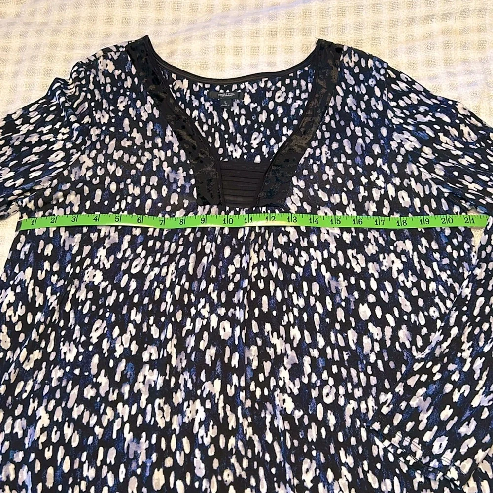 Simply Vera Wang Navy & White Flared Hem Women’s Blouse Size Large
